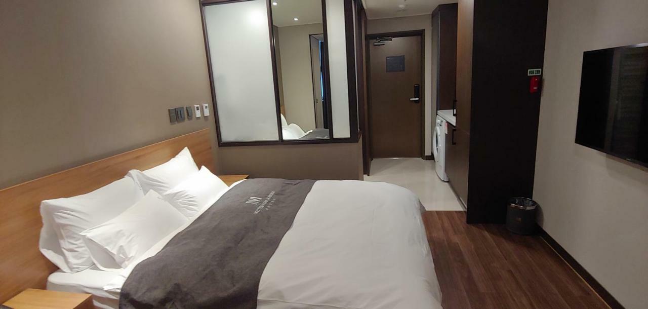פייונגטק Western Bay Marina Hotel מראה חיצוני תמונה