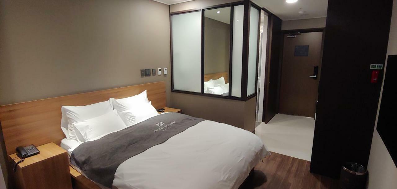 פייונגטק Western Bay Marina Hotel מראה חיצוני תמונה