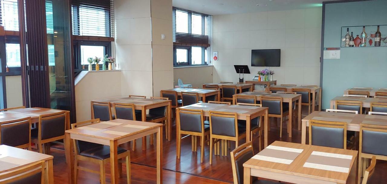פייונגטק Western Bay Marina Hotel מראה חיצוני תמונה