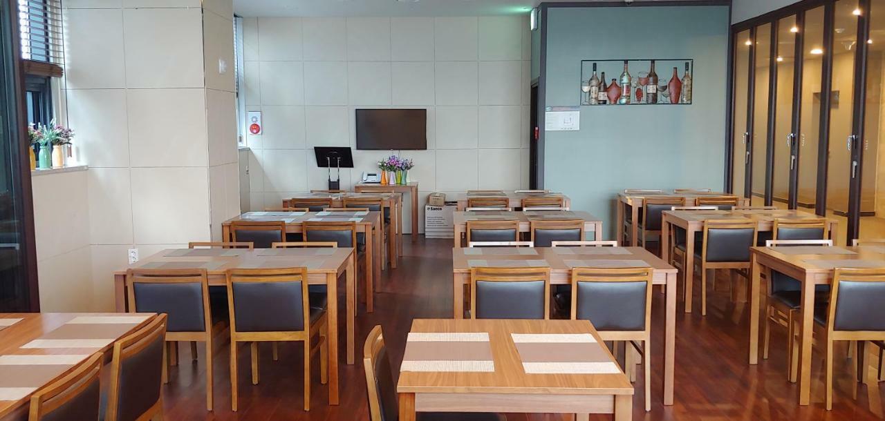 פייונגטק Western Bay Marina Hotel מראה חיצוני תמונה