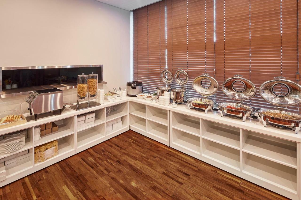 פייונגטק Western Bay Marina Hotel מראה חיצוני תמונה