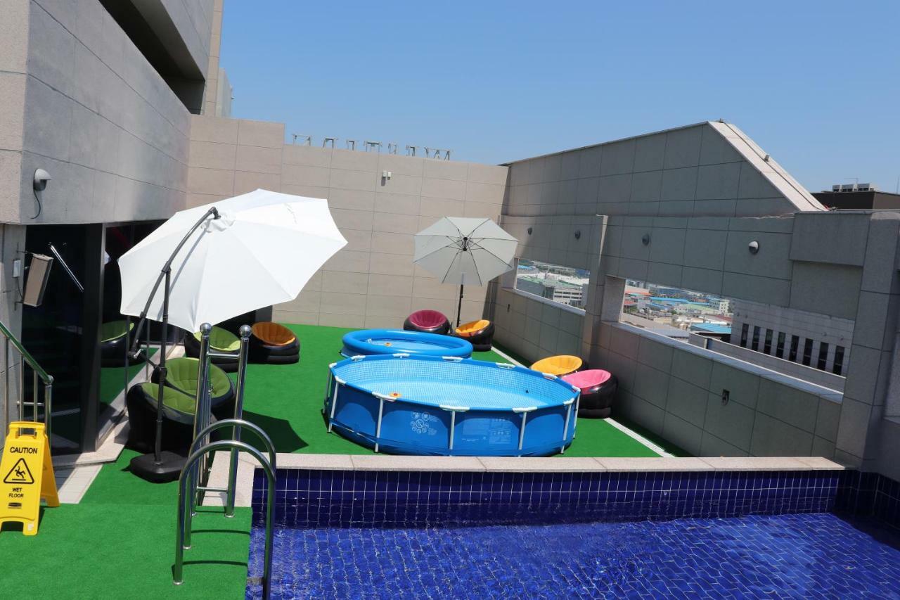 פייונגטק Western Bay Marina Hotel מראה חיצוני תמונה